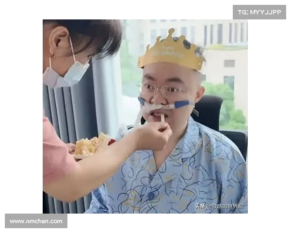 蔡磊生日照引热议,戴呼吸机浮肿面容惹人心疼,吃蛋糕显艰难(蔡磊多少岁) 蔡磊生日照引热议,戴呼吸机浮肿面容惹人心疼,吃蛋糕显艰难(蔡磊多少岁)