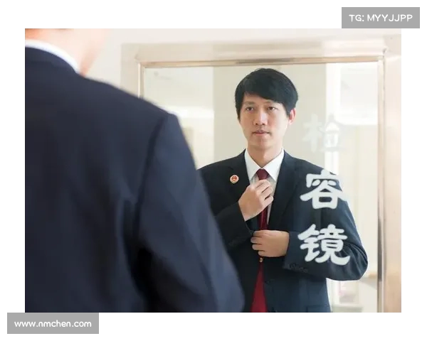 身份曝光!“蓝衣男子”背后竟是中央政法委干部,真相引发热议 身份曝光!“蓝衣男子”背后竟是中央政法委干部,真相引发热议